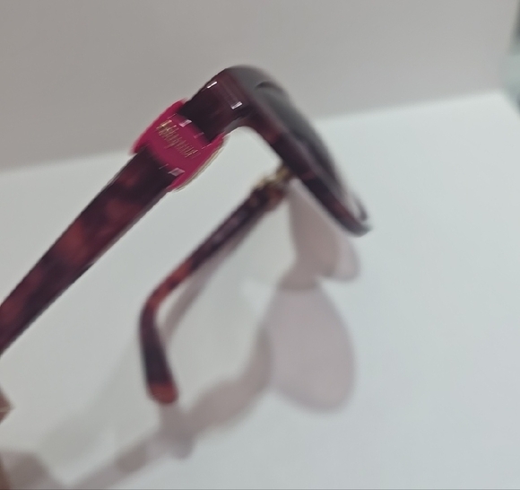 FERRAGAMO   Elegant Red Tortoiseshell Sunglasses - Picture 4 of 5